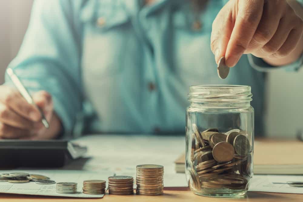 Investice, nebo spoření: Jak zhodnotit peníze?